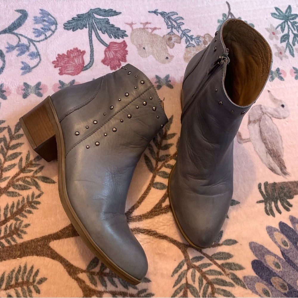 Spring Step Gray Studded Leather Ankle Boots - Picture 3 of 10